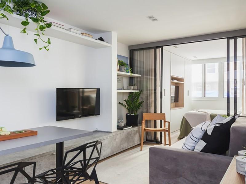 Apartamento pequeno ganha conforto e praticidade após reforma barata